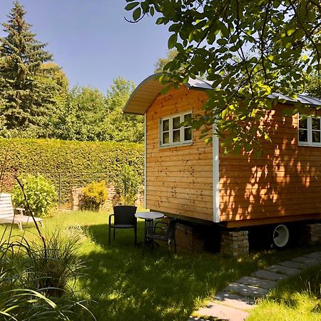 Zirkuswagen Mit Outdoor Whirlpool Und Garten Petershagen-Eggersdorf Extérieur photo