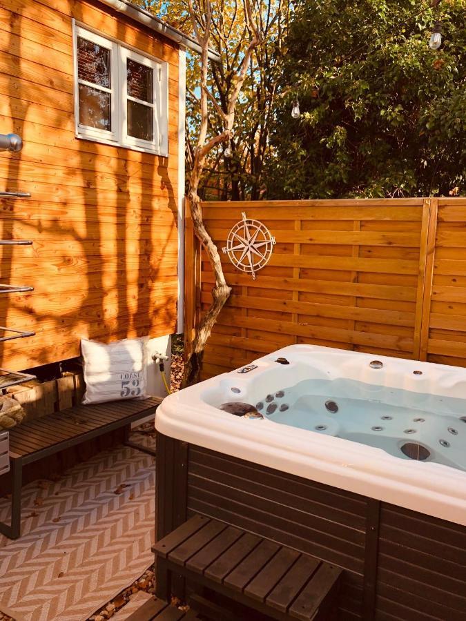 Zirkuswagen Mit Outdoor Whirlpool Und Garten Petershagen-Eggersdorf Extérieur photo