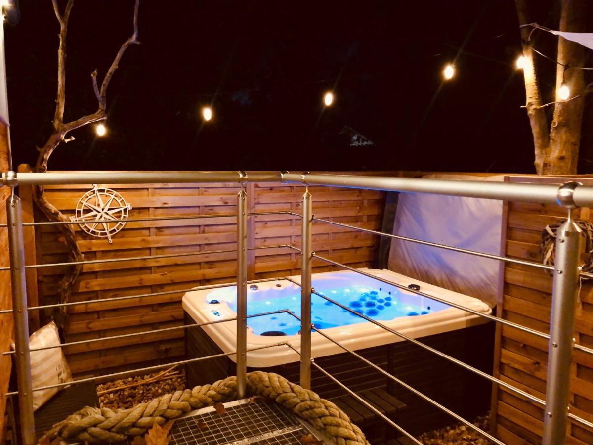 Zirkuswagen Mit Outdoor Whirlpool Und Garten Petershagen-Eggersdorf Extérieur photo