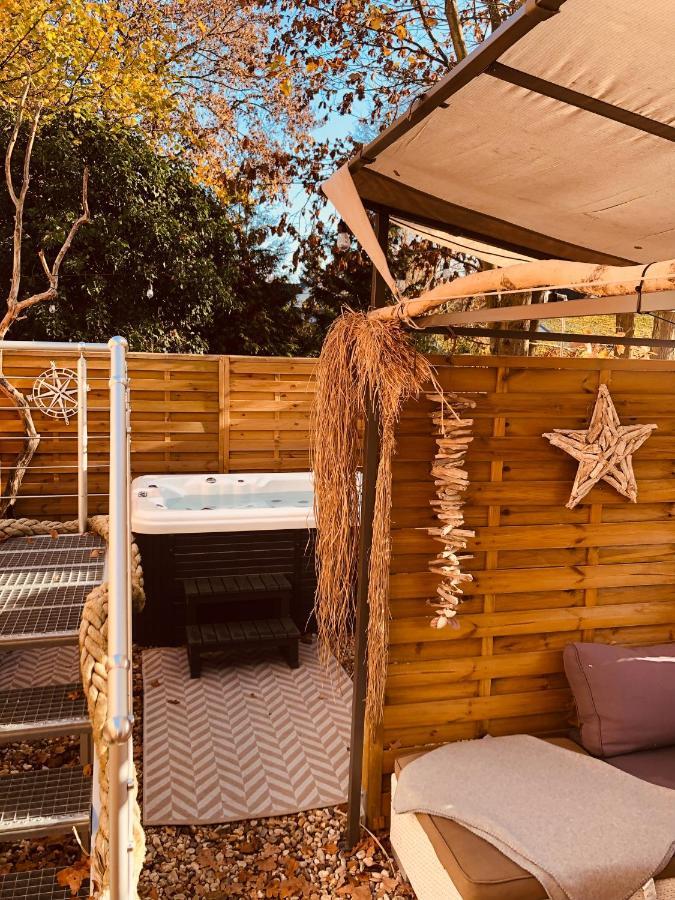 Zirkuswagen Mit Outdoor Whirlpool Und Garten Petershagen-Eggersdorf Extérieur photo