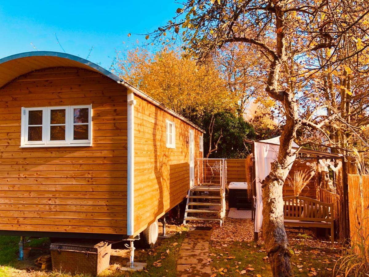 Zirkuswagen Mit Outdoor Whirlpool Und Garten Petershagen-Eggersdorf Extérieur photo